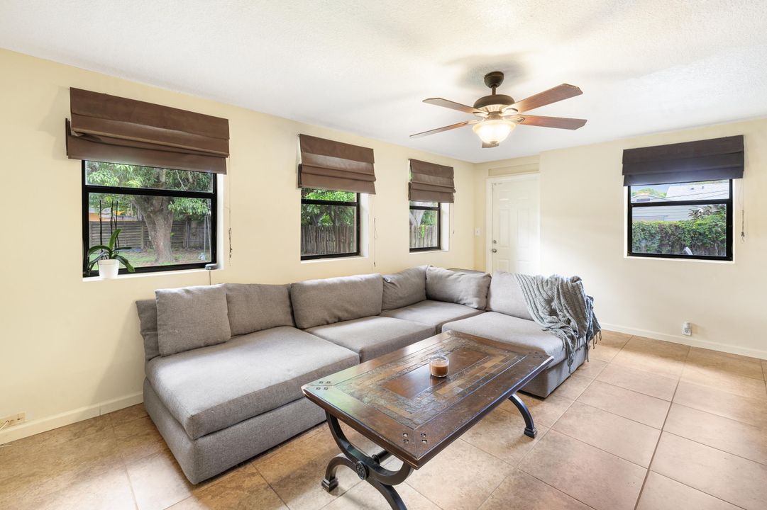 En Venta: $515,000 (3 camas, 2 baños, 1502 Pies cuadrados)