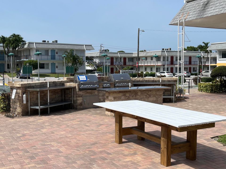 На продажу: $77,000 (1 спален, 1 ванн, 720 Квадратных фут)