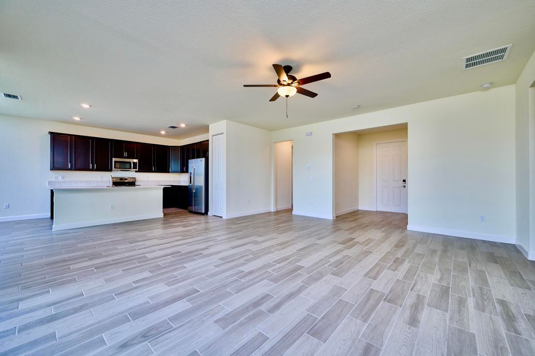 En Renta: $2,900 (3 camas, 2 baños, 1915 Pies cuadrados)