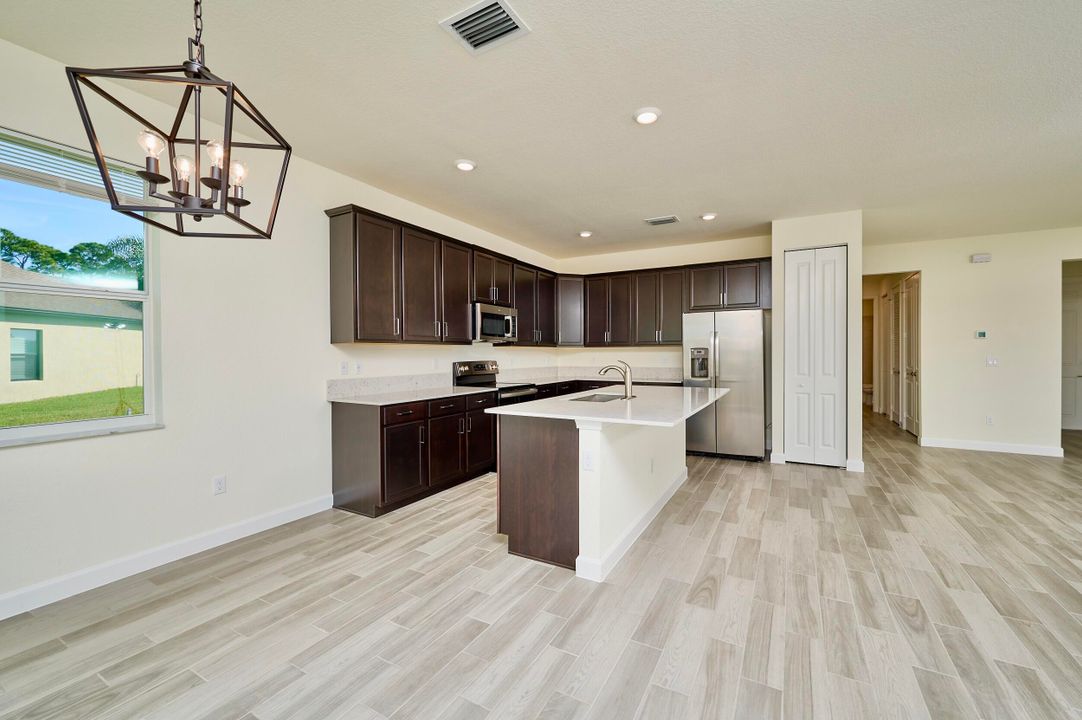 En Renta: $2,900 (3 camas, 2 baños, 1915 Pies cuadrados)