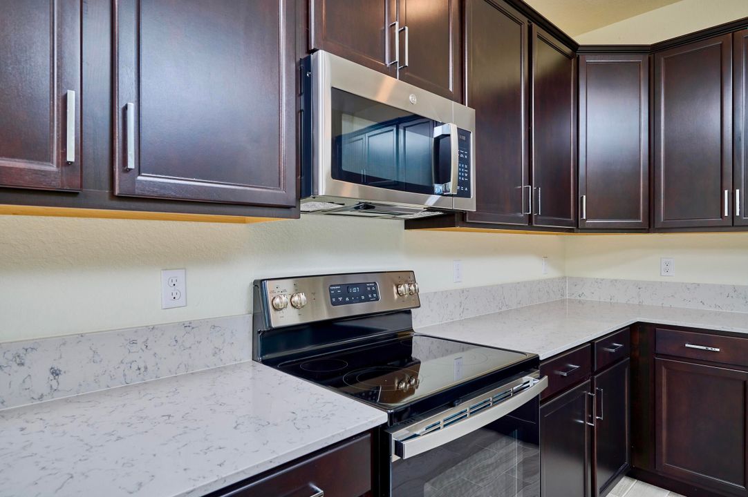 En Renta: $2,900 (3 camas, 2 baños, 1915 Pies cuadrados)