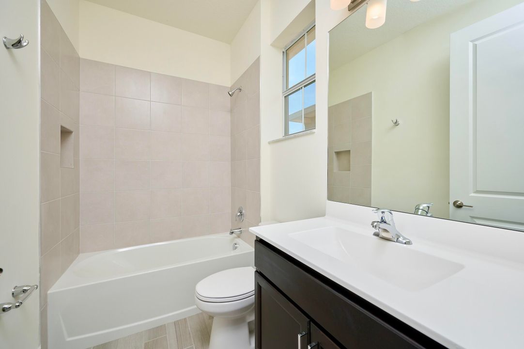 En Renta: $2,900 (3 camas, 2 baños, 1915 Pies cuadrados)