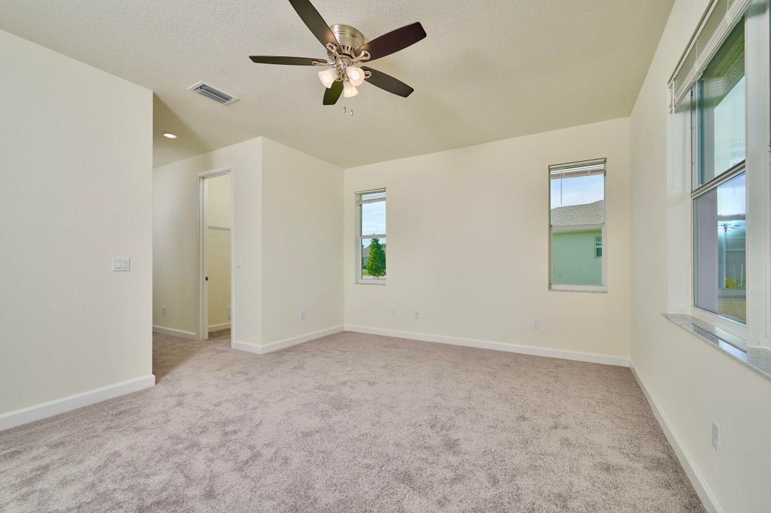 En Renta: $2,900 (3 camas, 2 baños, 1915 Pies cuadrados)