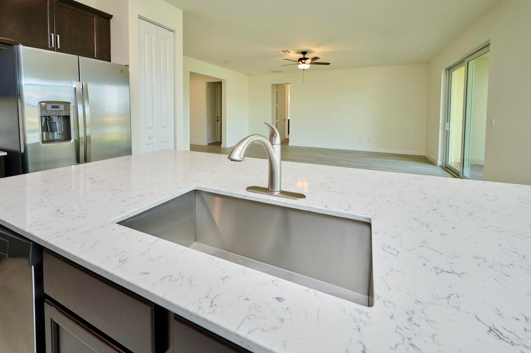 En Renta: $2,900 (3 camas, 2 baños, 1915 Pies cuadrados)