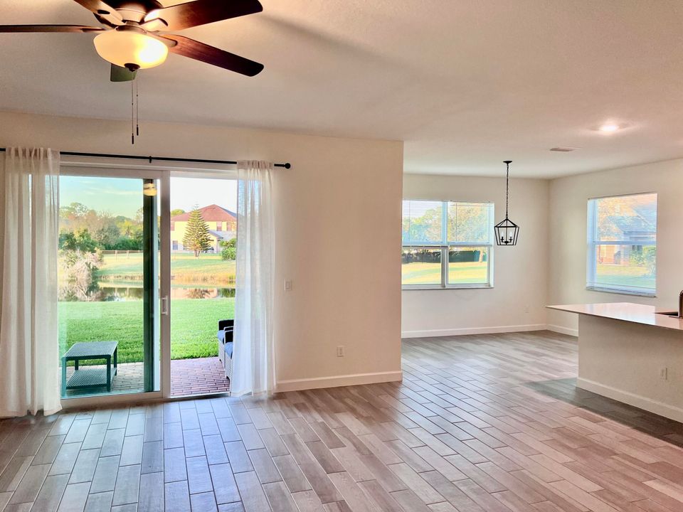 En Renta: $2,900 (3 camas, 2 baños, 1915 Pies cuadrados)