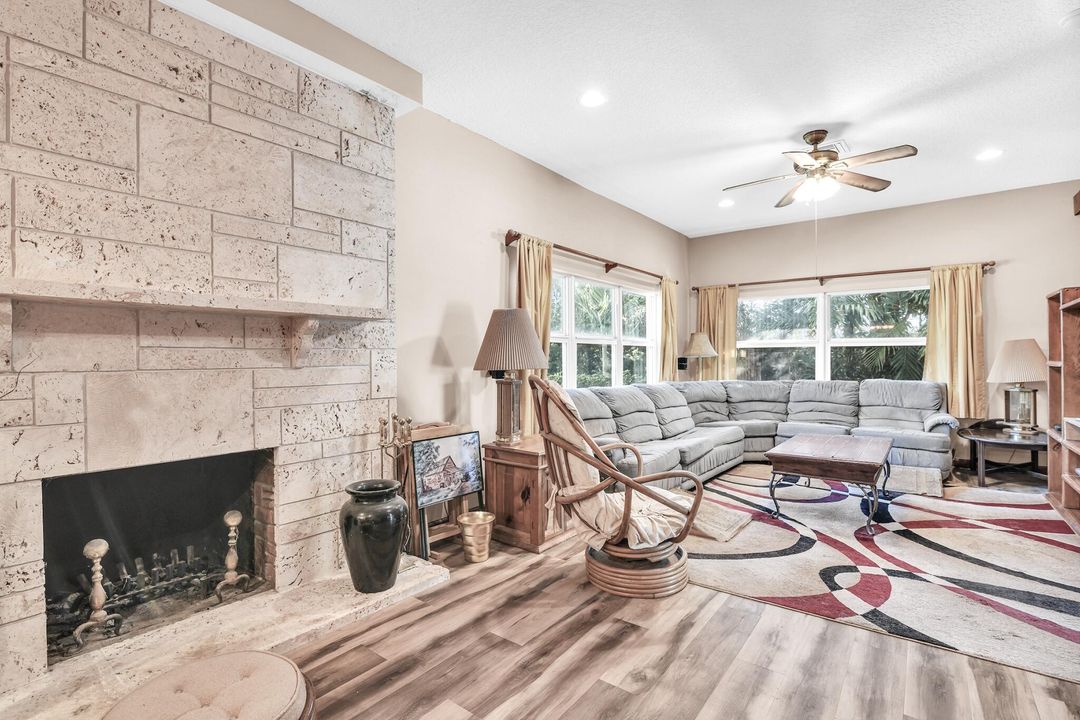 En Venta: $1,500,000 (3 camas, 2 baños, 2065 Pies cuadrados)