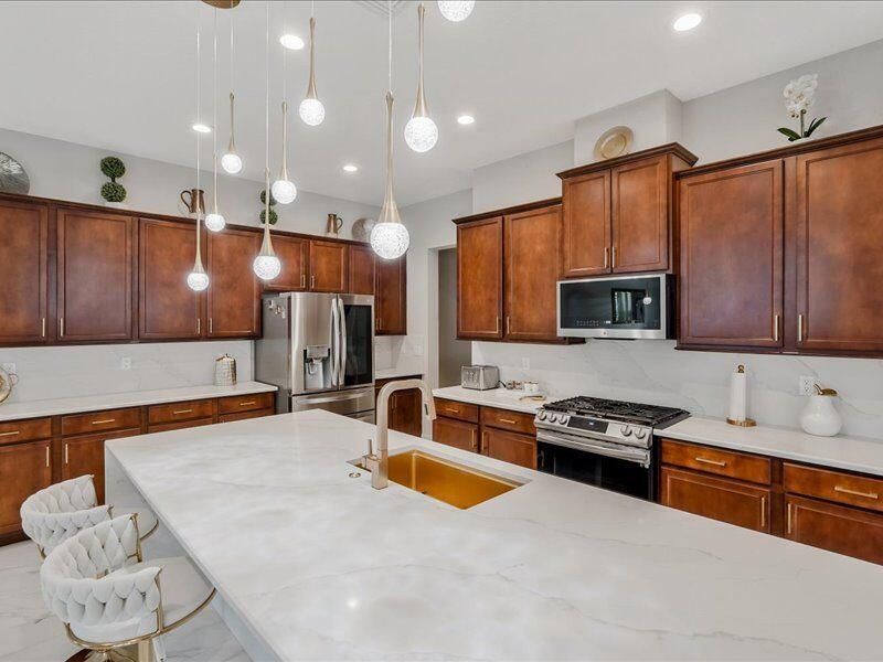 На продажу: $965,000 (5 спален, 4 ванн, 3085 Квадратных фут)