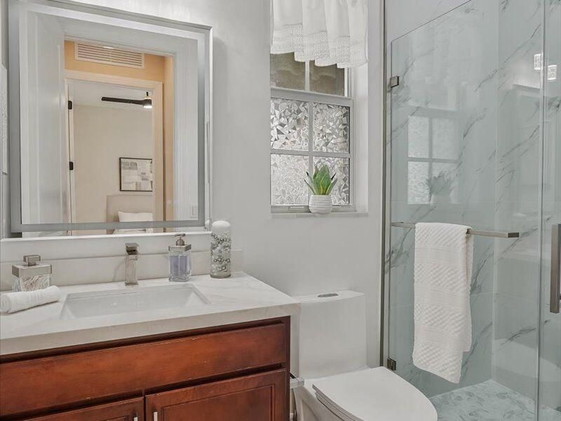 На продажу: $965,000 (5 спален, 4 ванн, 3085 Квадратных фут)