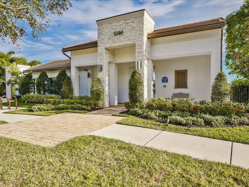 На продажу: $965,000 (5 спален, 4 ванн, 3085 Квадратных фут)