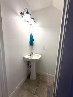 For Sale: $283,000 (2 beds, 1 baths, 936 Square Feet)