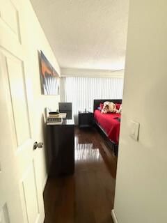 For Sale: $283,000 (2 beds, 1 baths, 936 Square Feet)