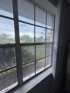 For Sale: $283,000 (2 beds, 1 baths, 936 Square Feet)