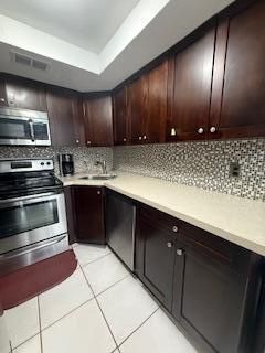 For Sale: $283,000 (2 beds, 1 baths, 936 Square Feet)