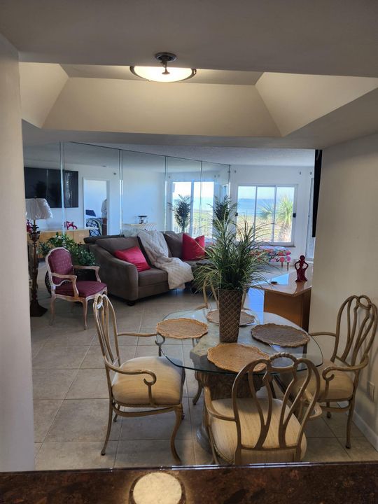 For Rent: $2,900 (2 beds, 2 baths, 1187 Square Feet)