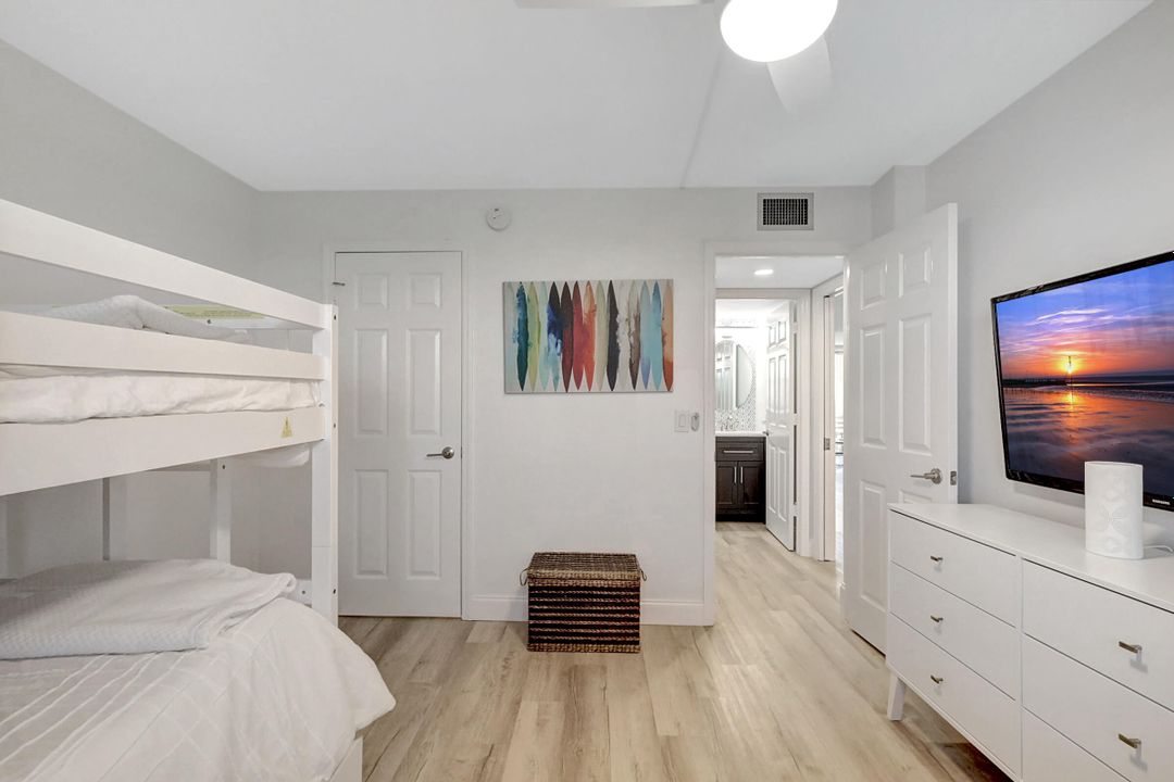 出租: $4,500 (2 贝兹, 2 浴室, 1251 平方英尺)