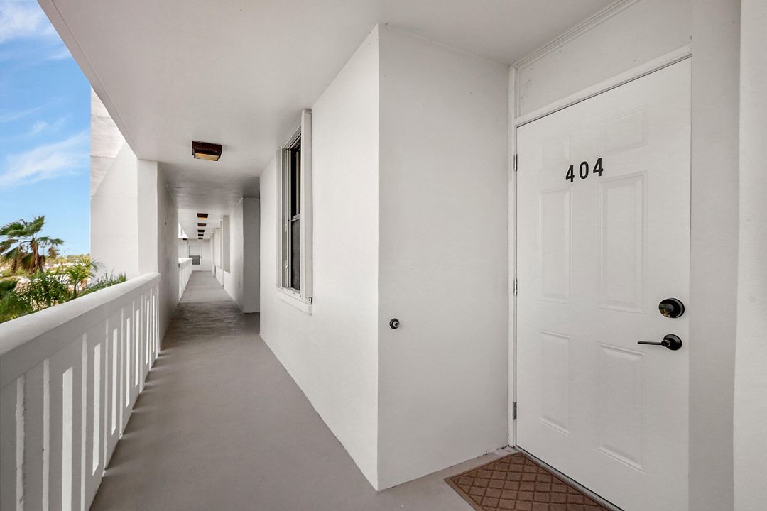 出租: $4,500 (2 贝兹, 2 浴室, 1251 平方英尺)