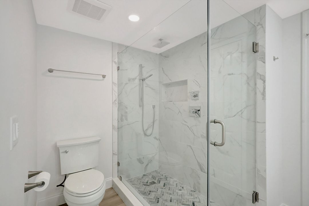 出租: $4,500 (2 贝兹, 2 浴室, 1251 平方英尺)