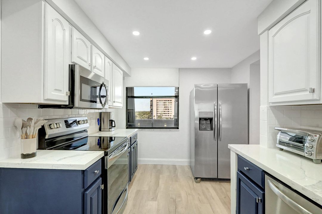 出租: $4,500 (2 贝兹, 2 浴室, 1251 平方英尺)