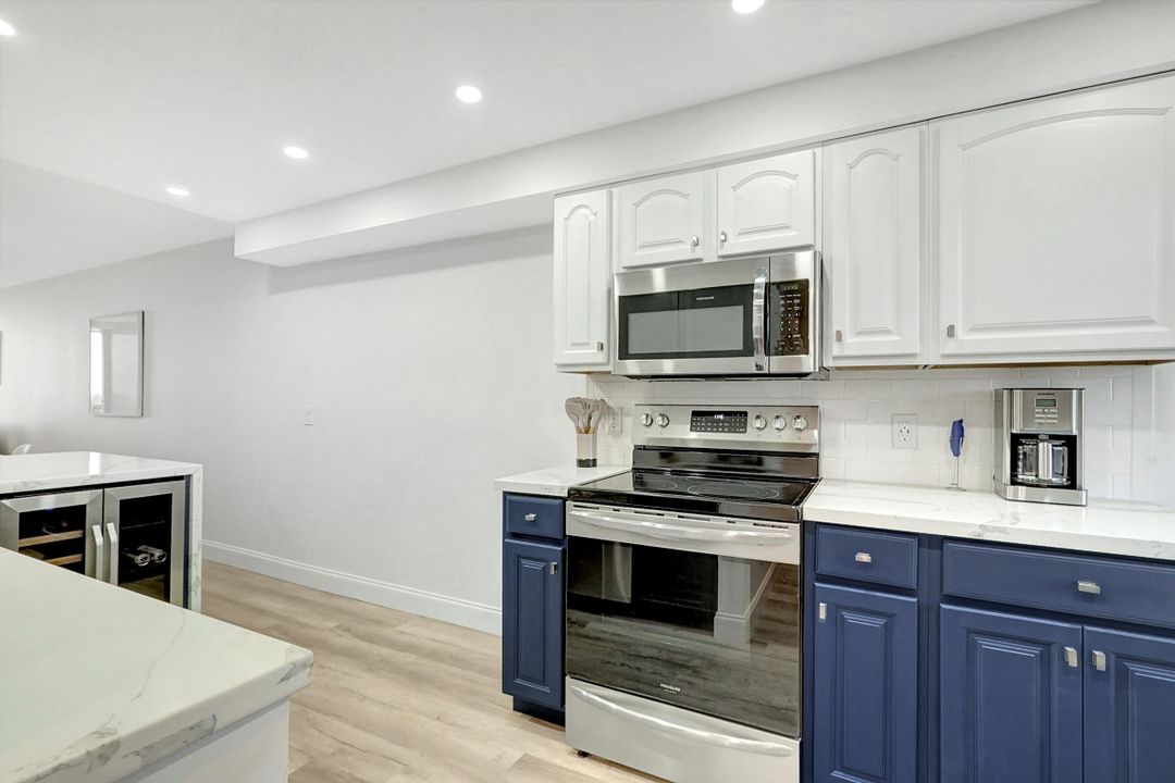 出租: $4,500 (2 贝兹, 2 浴室, 1251 平方英尺)