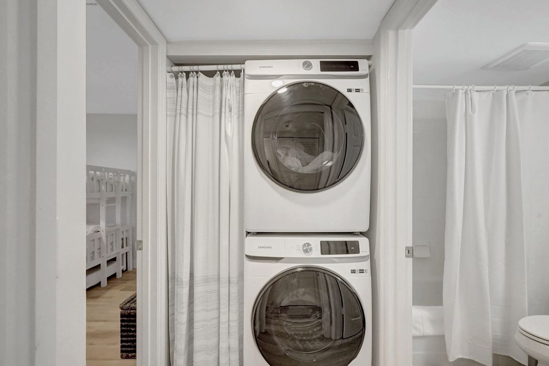 出租: $4,500 (2 贝兹, 2 浴室, 1251 平方英尺)