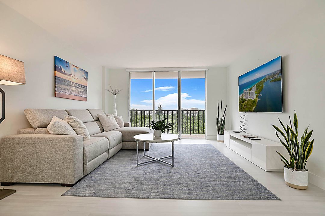 На продажу: $585,000 (2 спален, 2 ванн, 1031 Квадратных фут)