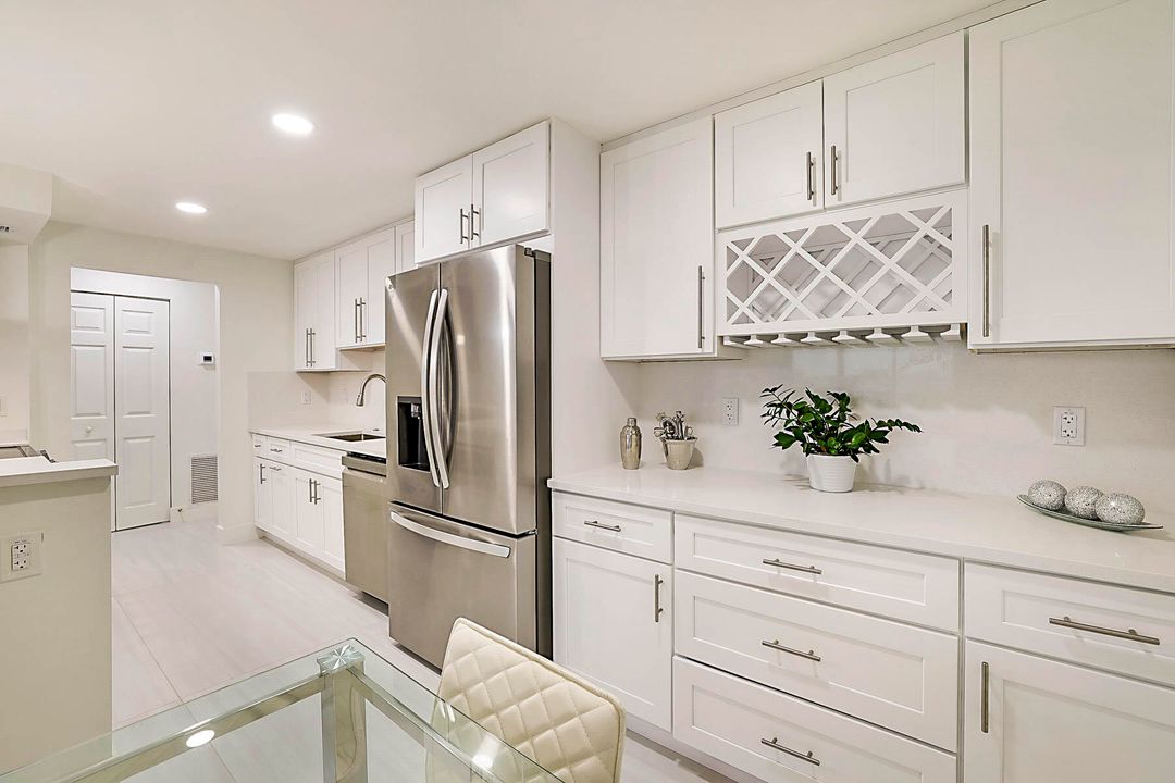 На продажу: $585,000 (2 спален, 2 ванн, 1031 Квадратных фут)