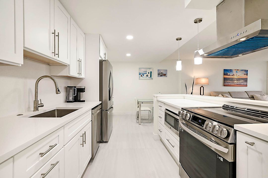 На продажу: $585,000 (2 спален, 2 ванн, 1031 Квадратных фут)