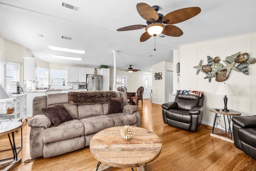 En Venta: $249,000 (2 camas, 2 baños, 1221 Pies cuadrados)