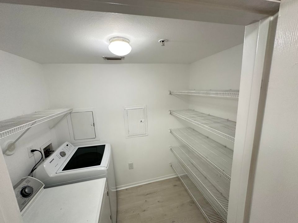 В аренду: $2,100 (2 спален, 2 ванн, 1058 Квадратных фут)