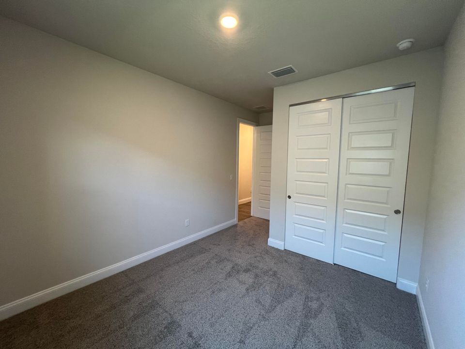 出租: $3,525 (4 贝兹, 3 浴室, 2492 平方英尺)