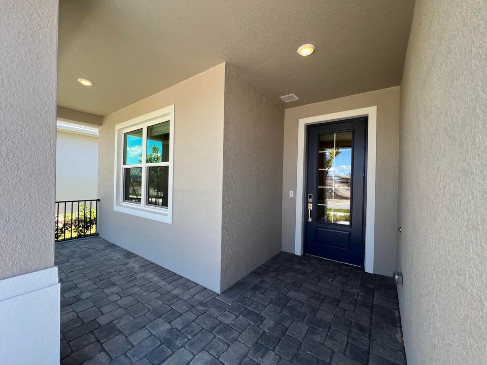 出租: $3,525 (4 贝兹, 3 浴室, 2492 平方英尺)