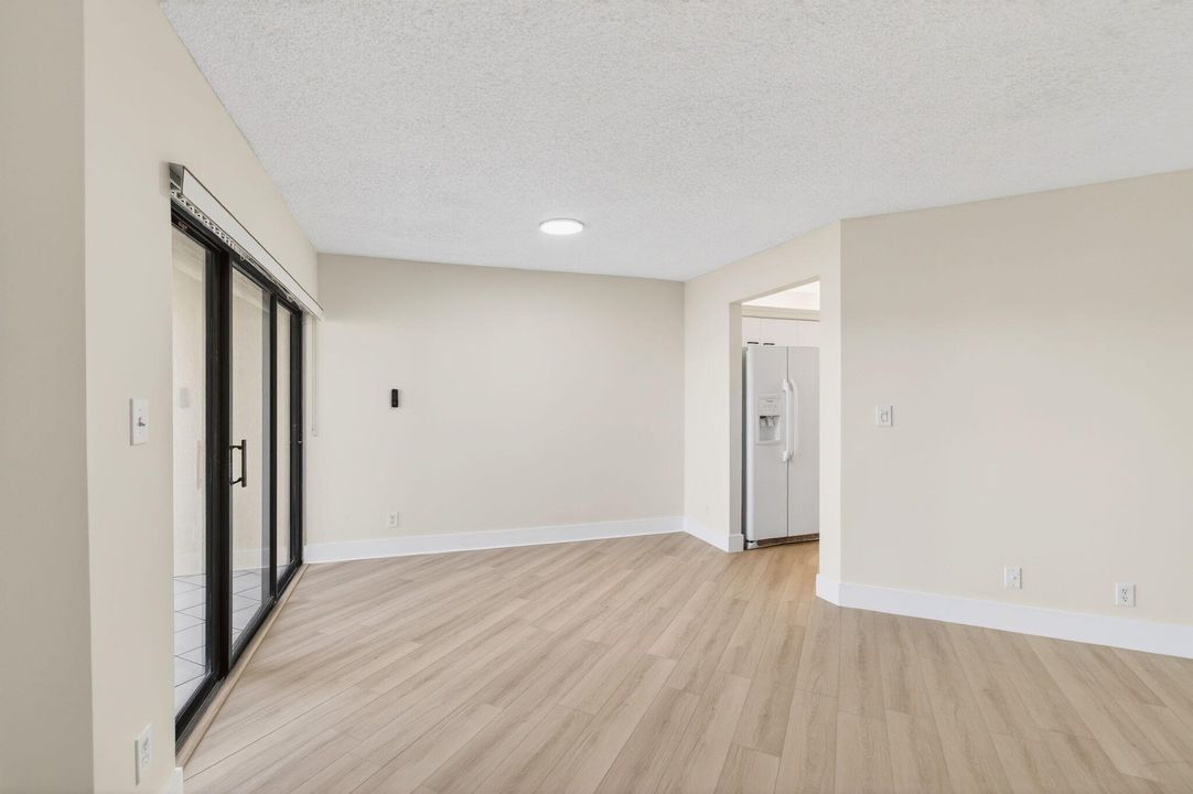 出租: $2,800 (2 贝兹, 2 浴室, 1254 平方英尺)