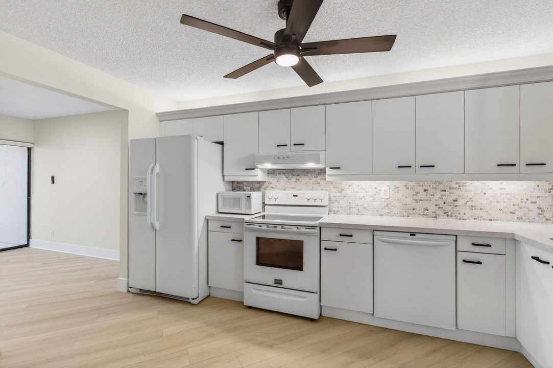 出租: $2,800 (2 贝兹, 2 浴室, 1254 平方英尺)