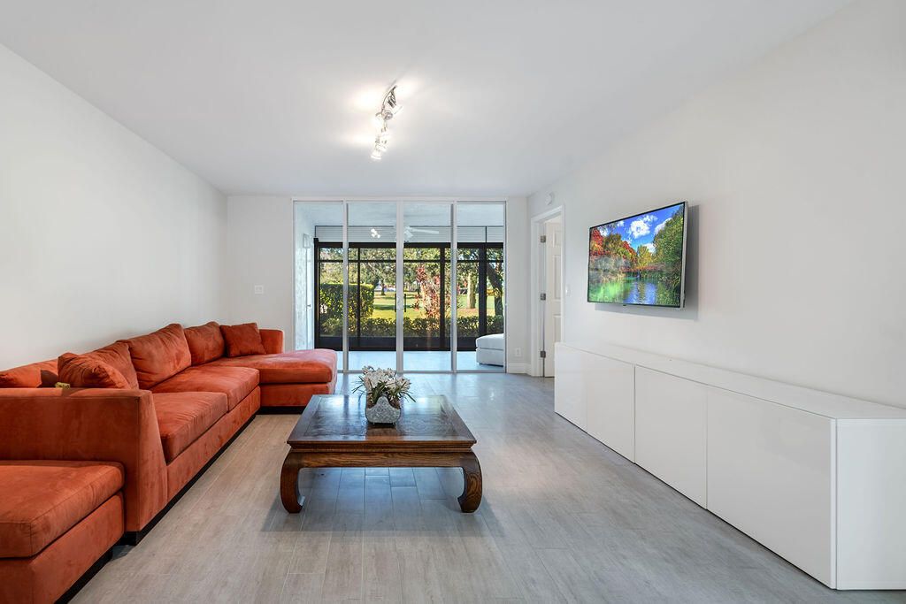 En Venta: $199,000 (2 camas, 2 baños, 1311 Pies cuadrados)