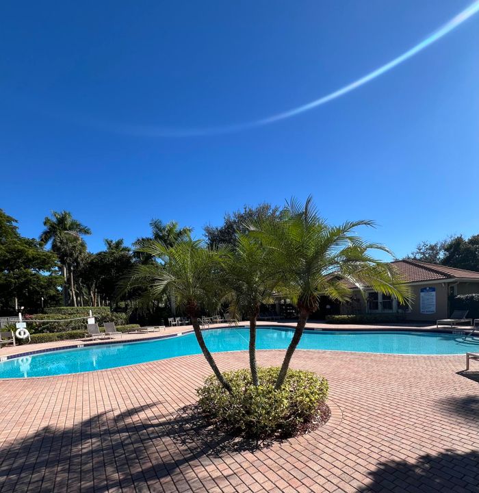 For Sale: $495,000 (4 beds, 2 baths, 1722 Square Feet)