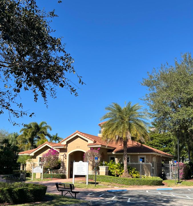 For Sale: $495,000 (4 beds, 2 baths, 1722 Square Feet)