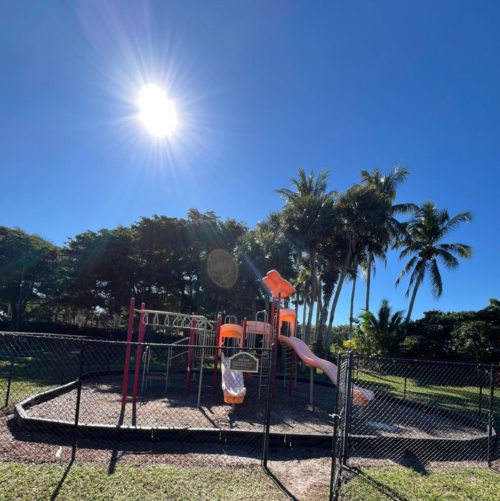 For Sale: $495,000 (4 beds, 2 baths, 1722 Square Feet)