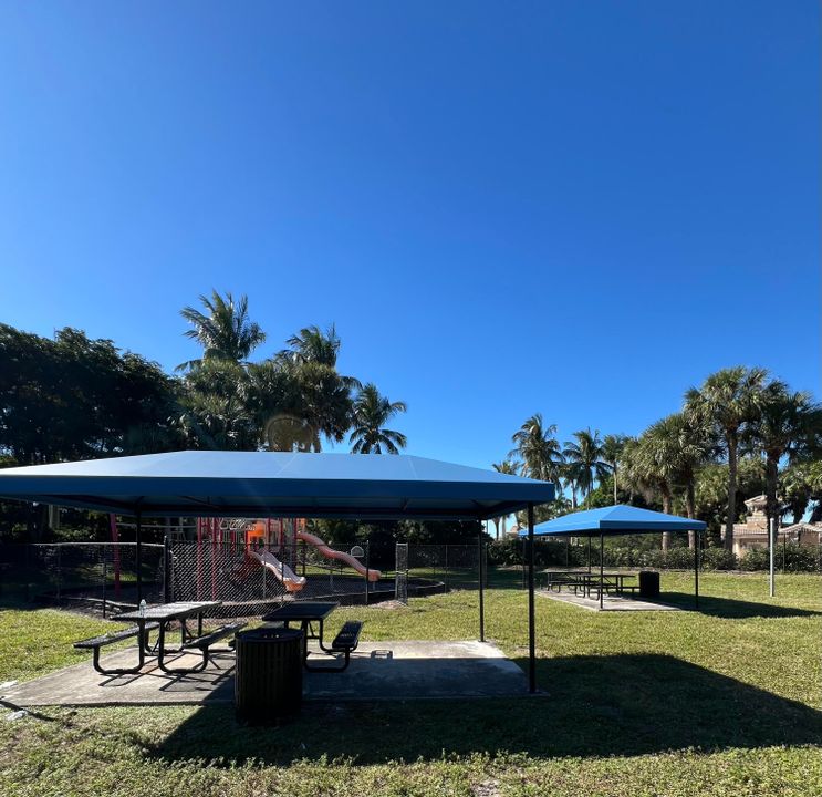 For Sale: $495,000 (4 beds, 2 baths, 1722 Square Feet)