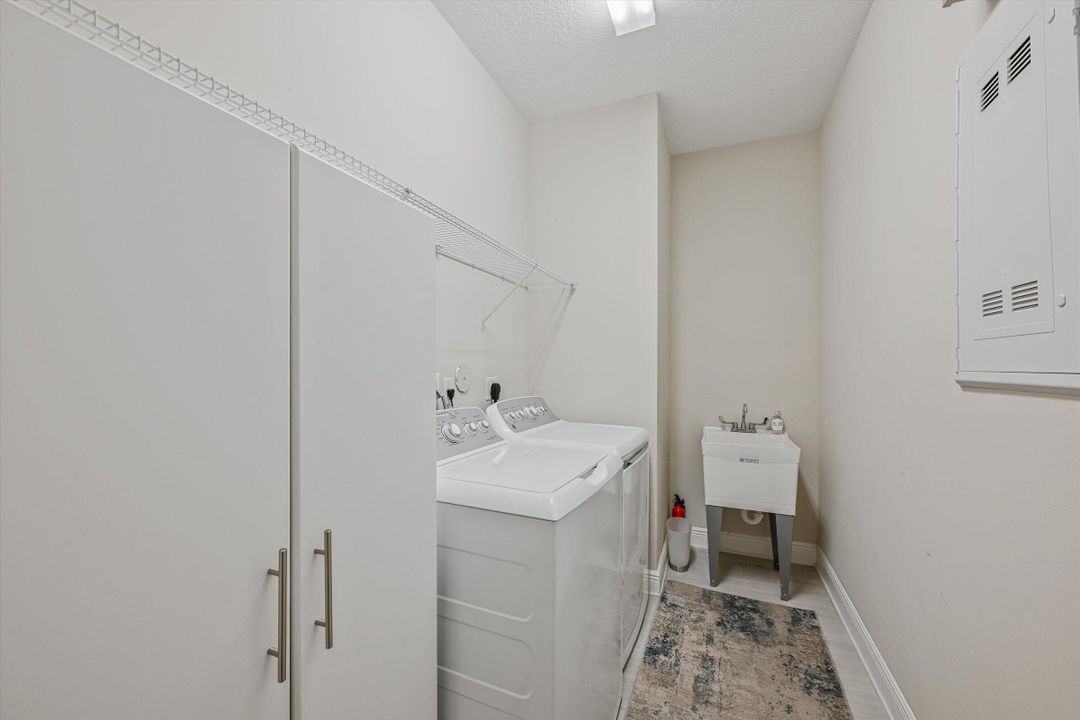 En Venta: $517,000 (2 camas, 2 baños, 1895 Pies cuadrados)