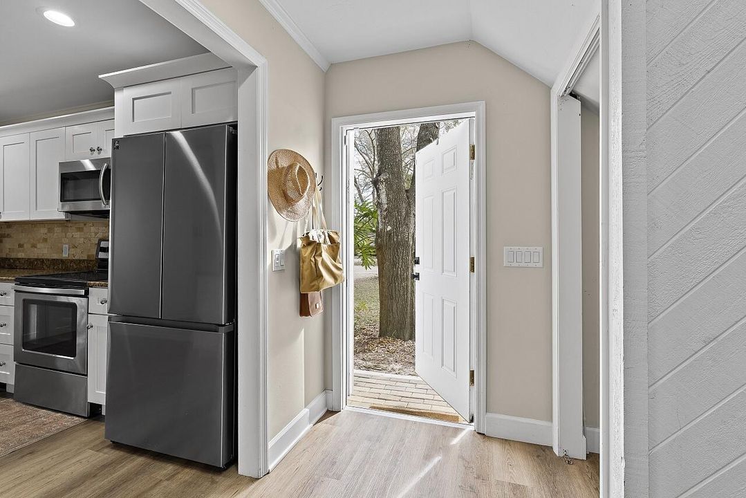 На продажу: $379,900 (3 спален, 2 ванн, 1442 Квадратных фут)