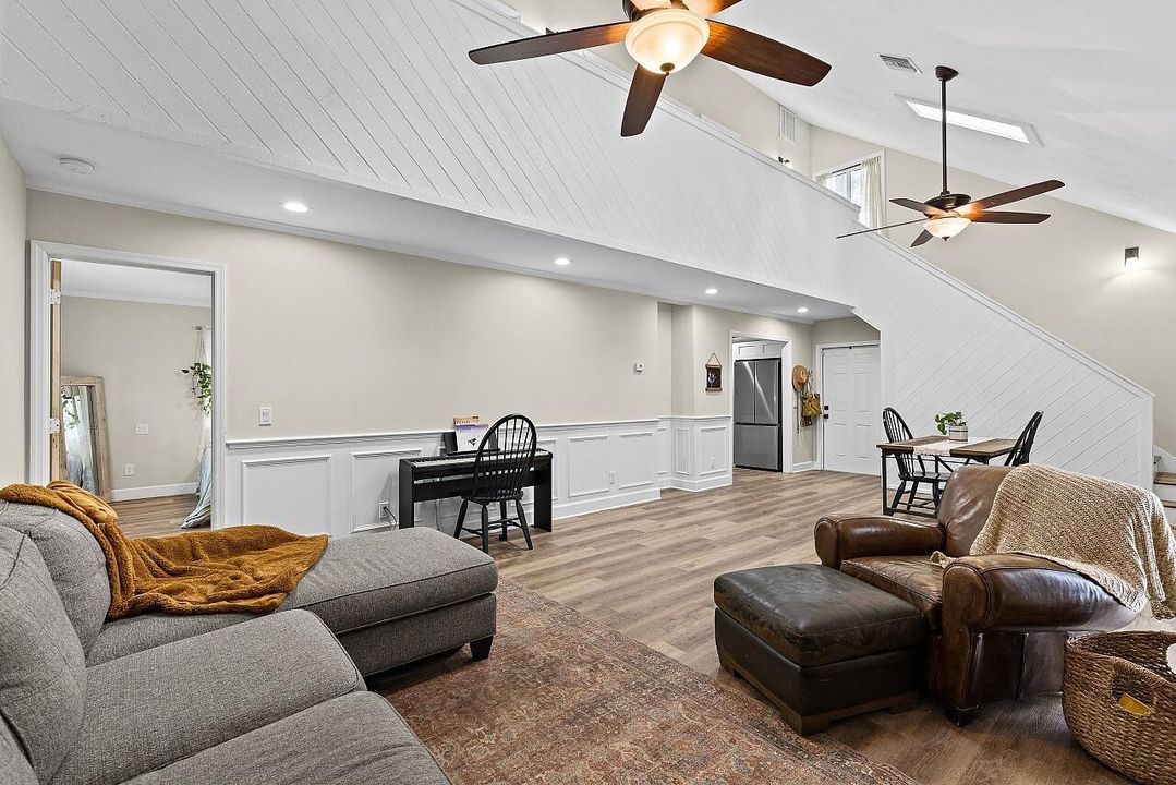 На продажу: $379,900 (3 спален, 2 ванн, 1442 Квадратных фут)