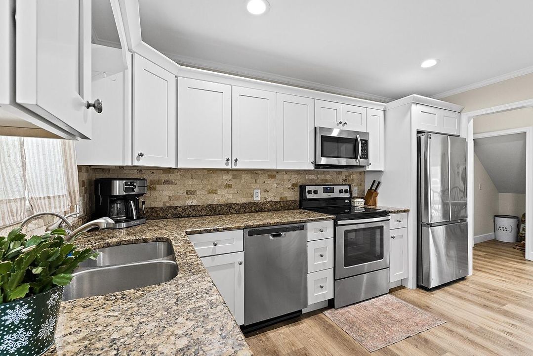 На продажу: $379,900 (3 спален, 2 ванн, 1442 Квадратных фут)