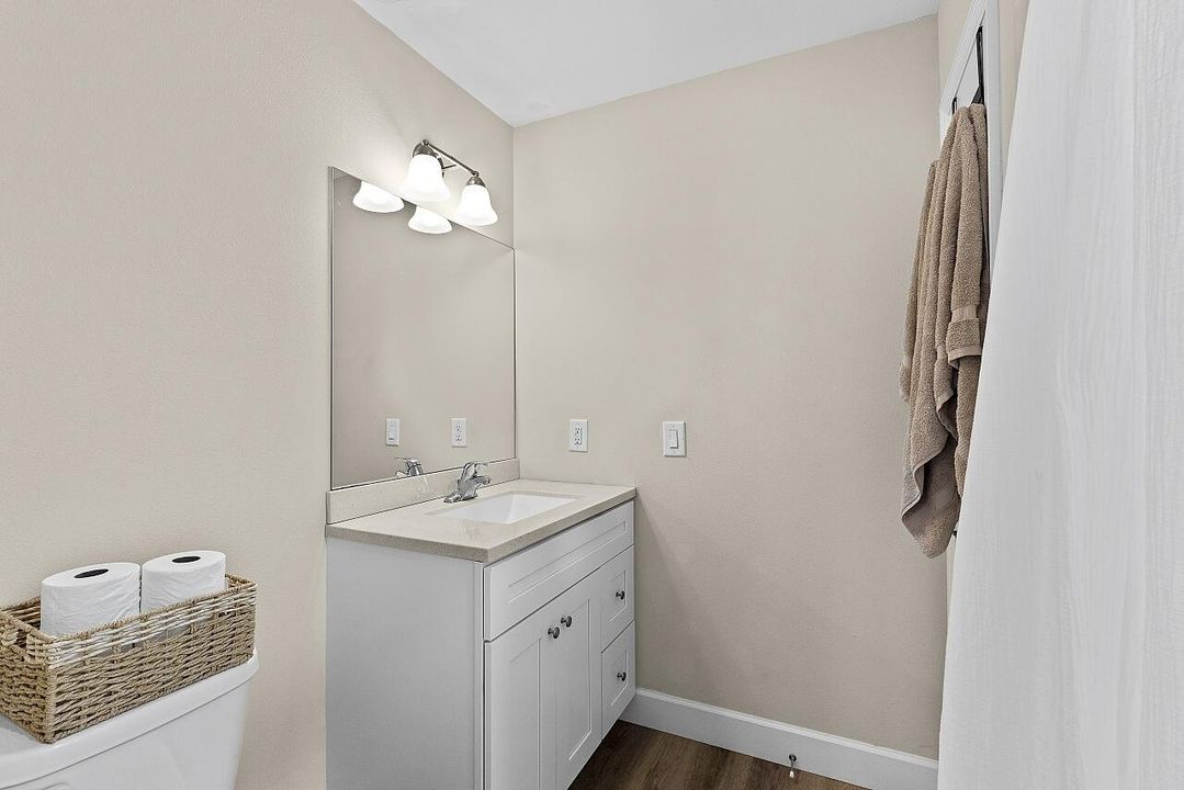 На продажу: $379,900 (3 спален, 2 ванн, 1442 Квадратных фут)