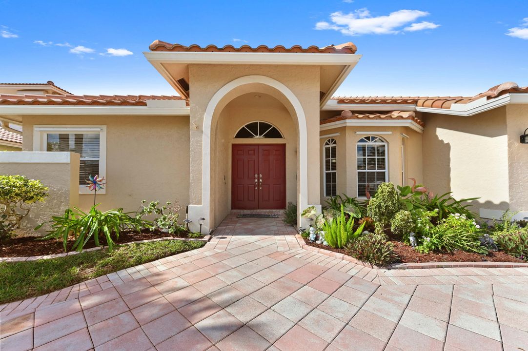 For Sale: $739,900 (4 beds, 3 baths, 2301 Square Feet)