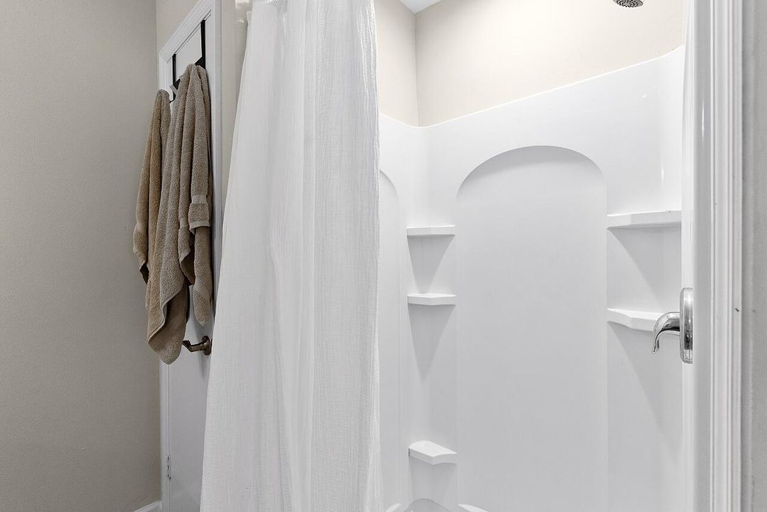 На продажу: $379,900 (3 спален, 2 ванн, 1442 Квадратных фут)