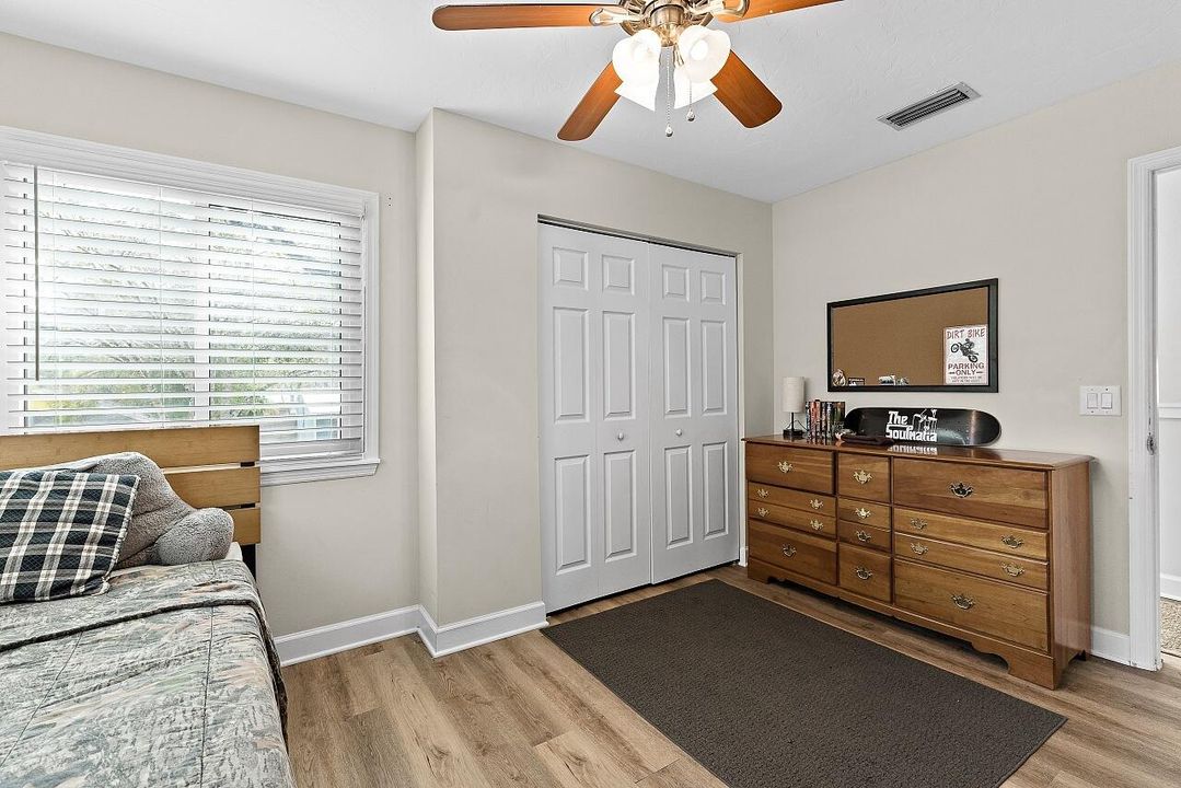 На продажу: $379,900 (3 спален, 2 ванн, 1442 Квадратных фут)