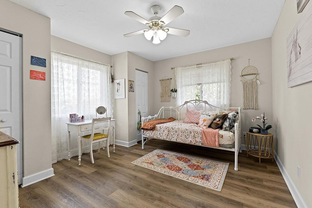 На продажу: $379,900 (3 спален, 2 ванн, 1442 Квадратных фут)