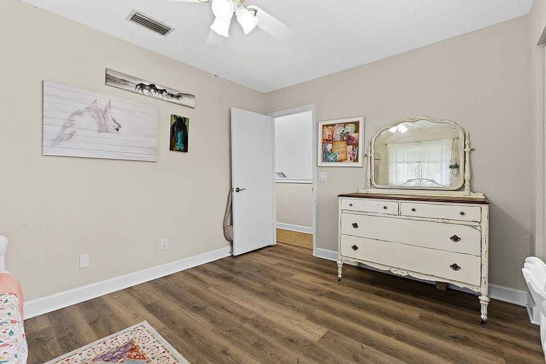 На продажу: $379,900 (3 спален, 2 ванн, 1442 Квадратных фут)