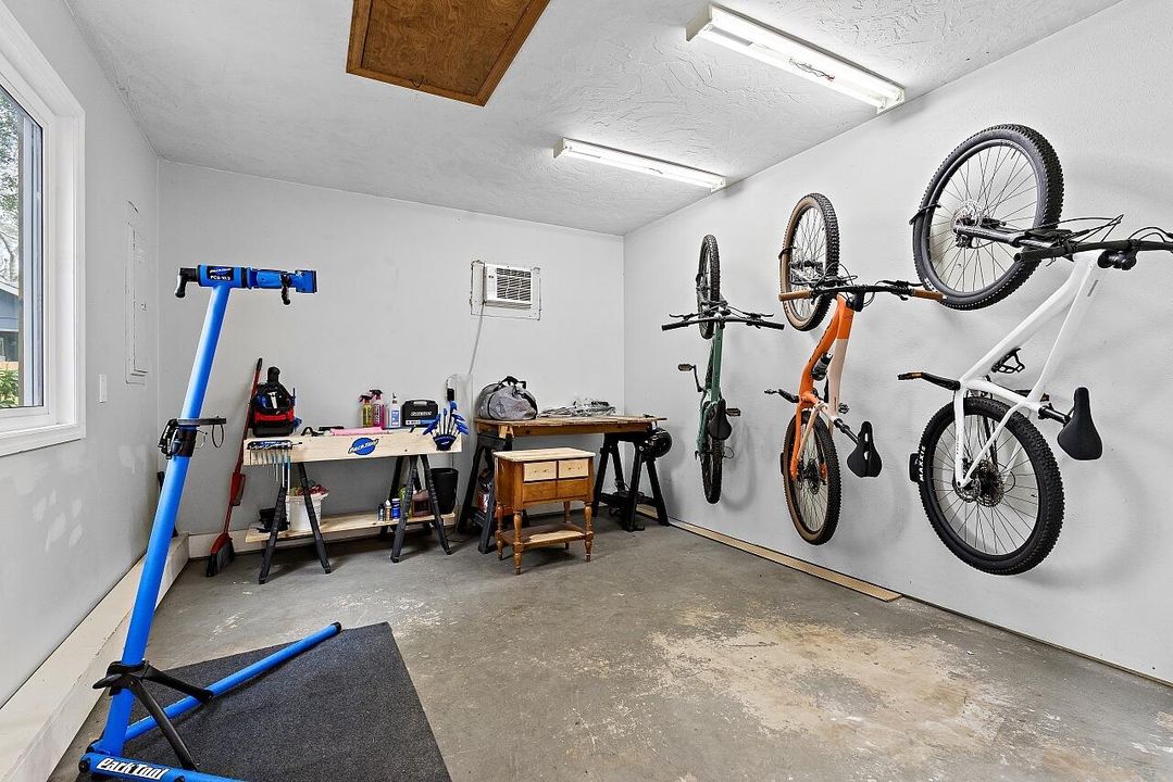 На продажу: $379,900 (3 спален, 2 ванн, 1442 Квадратных фут)