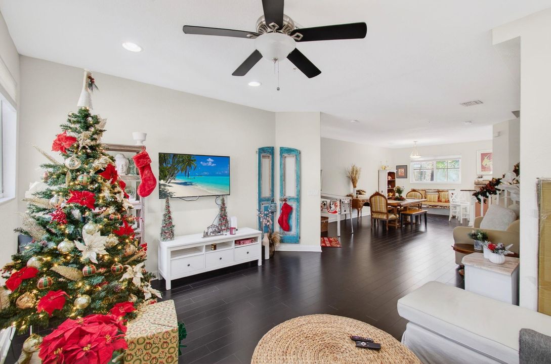 出租: $3,000 (3 贝兹, 2 浴室, 1554 平方英尺)